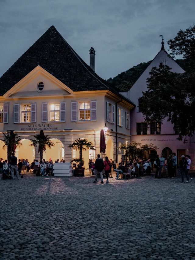 Alte Wache Freiburg - Außenansicht Nacht (c) Die Abbilderei